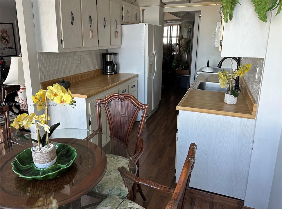 For Sale: $399,000 (2 beds, 2 baths, 1488 Square Feet)