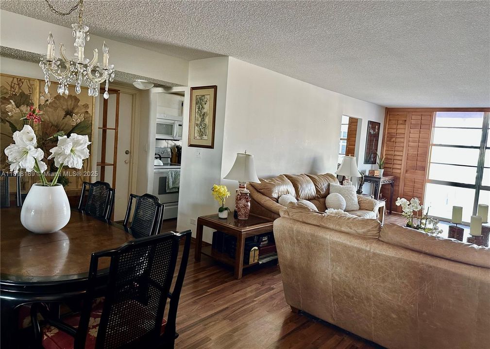 For Sale: $399,000 (2 beds, 2 baths, 1488 Square Feet)