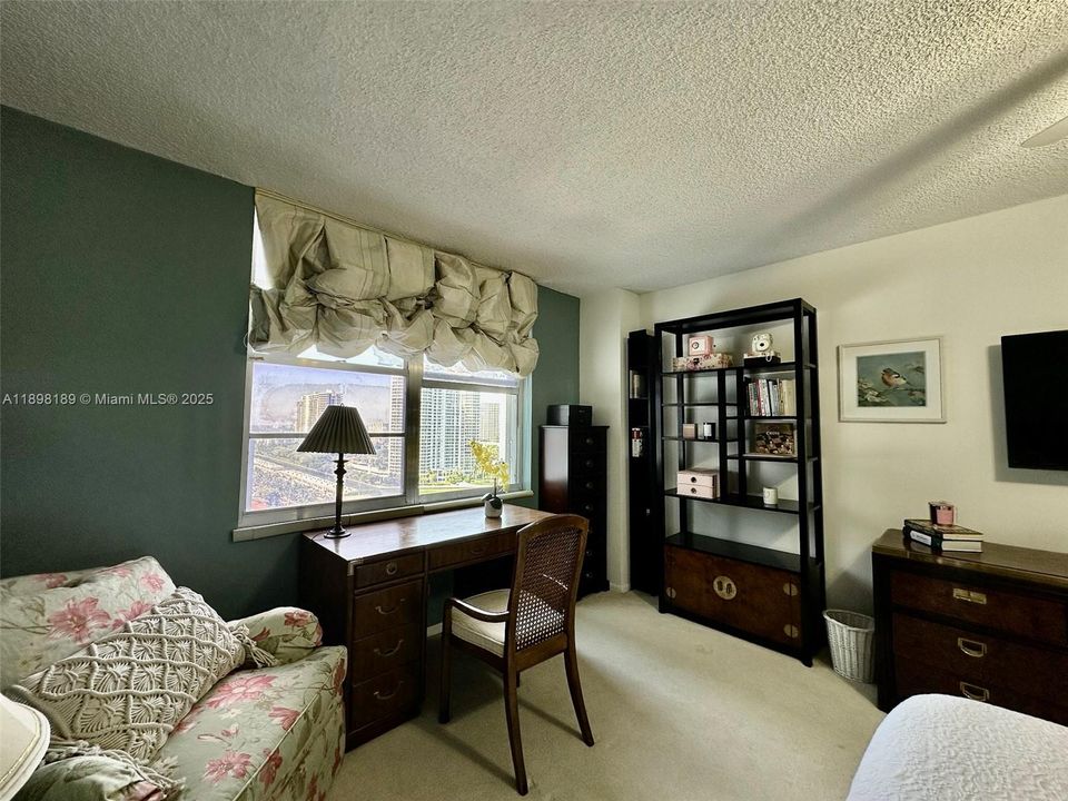 For Sale: $399,000 (2 beds, 2 baths, 1488 Square Feet)