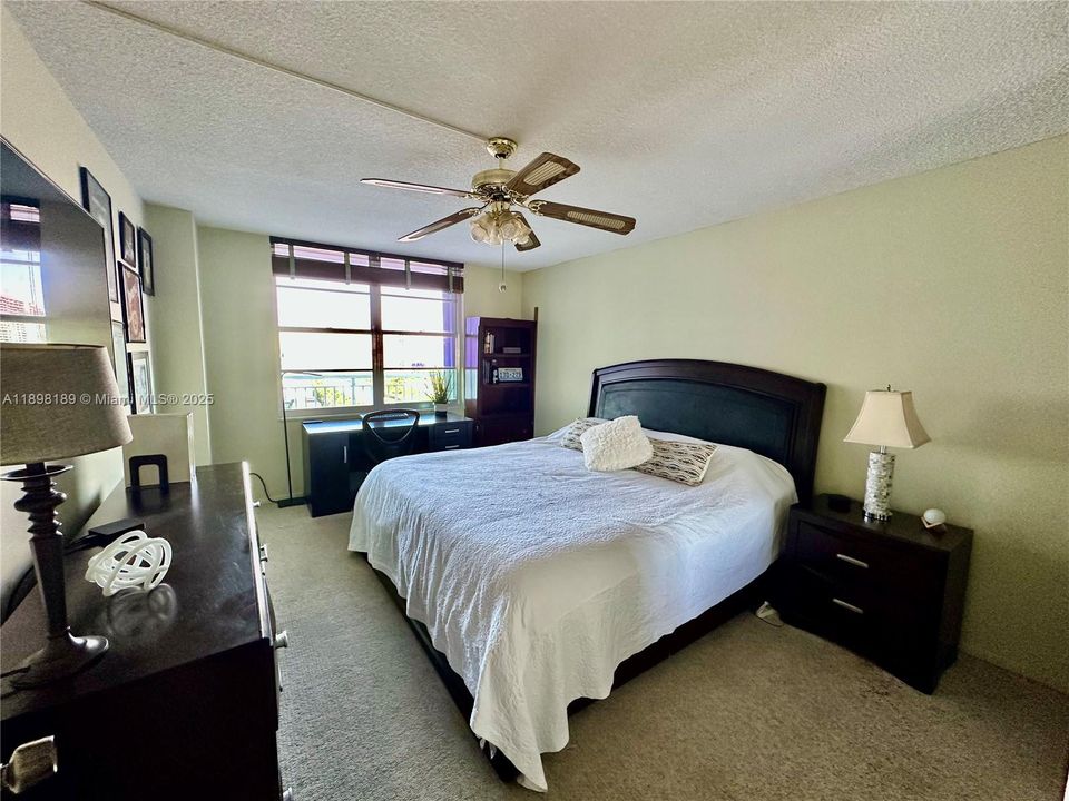 For Sale: $399,000 (2 beds, 2 baths, 1488 Square Feet)