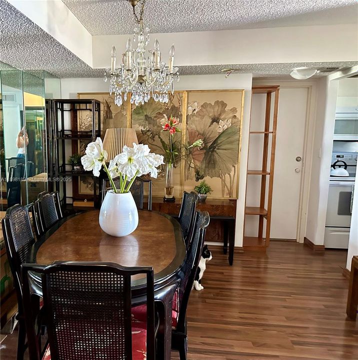 For Sale: $399,000 (2 beds, 2 baths, 1488 Square Feet)