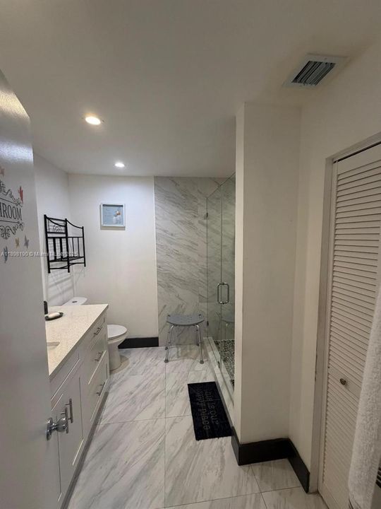 Под контрактом: $389,000 (3 спален, 3 ванн, 2282 Квадратных фут)