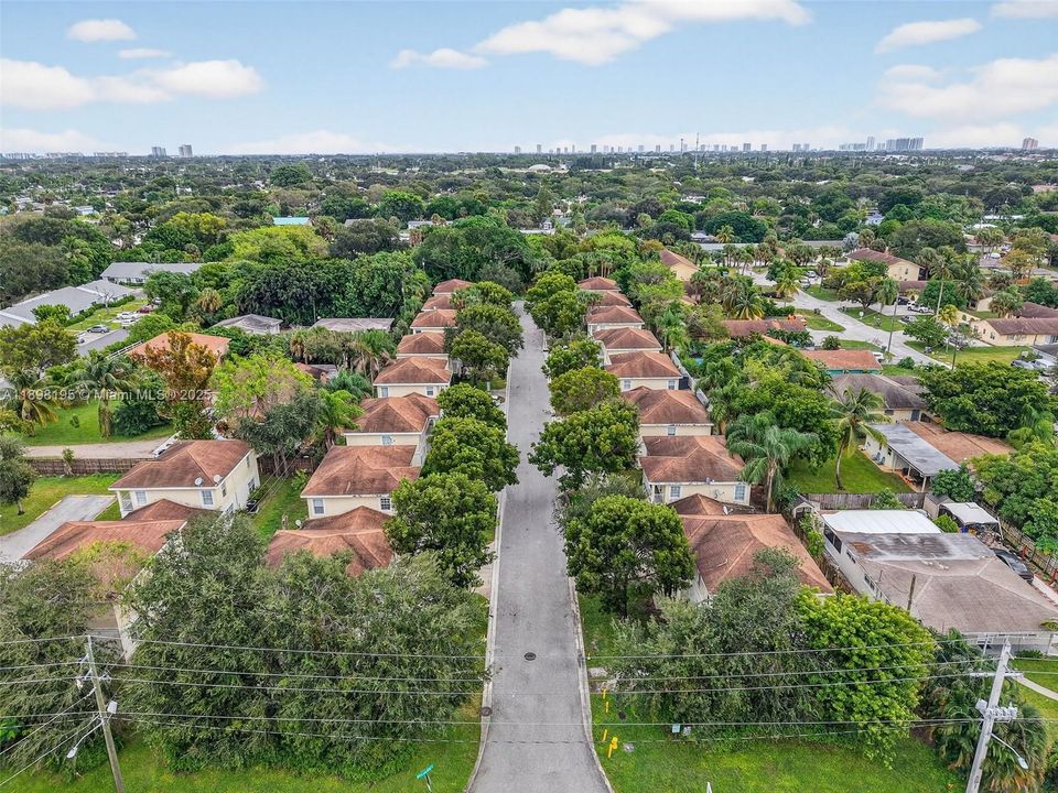 最近租的: $3,200 (4 贝兹, 2 浴室, 1790 平方英尺)