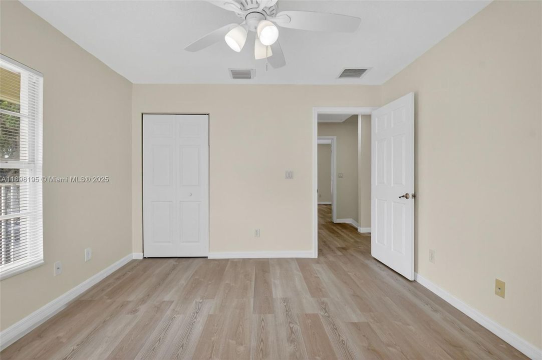 3rd Bedroom * small Walkin closet