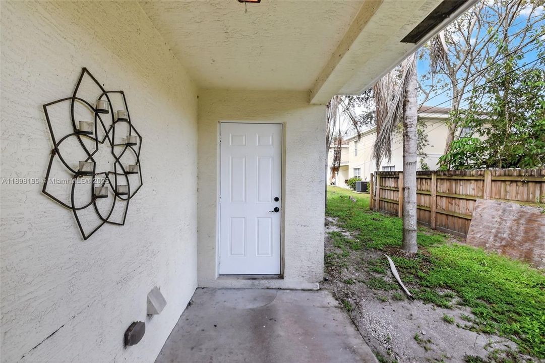 Patio entry & exit L/Room