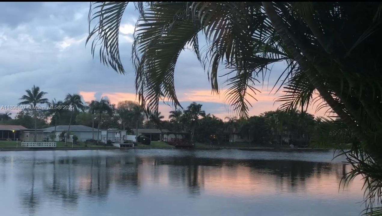 For Sale: $450,000 (2 beds, 1 baths, 1482 Square Feet)