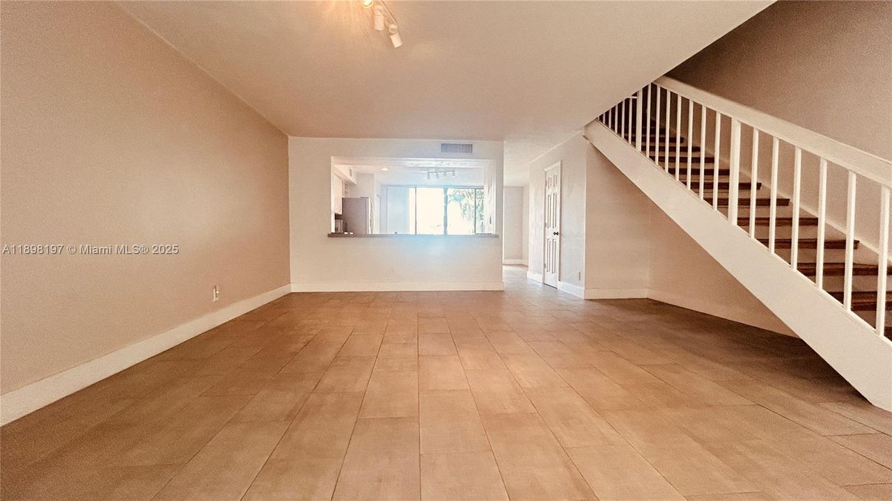 For Sale: $450,000 (2 beds, 1 baths, 1482 Square Feet)