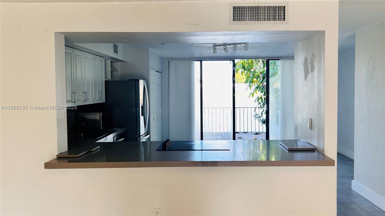 For Sale: $450,000 (2 beds, 1 baths, 1482 Square Feet)