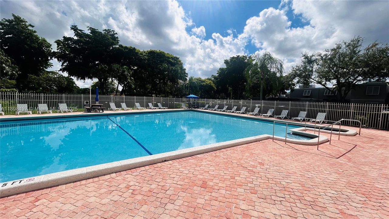 For Sale: $450,000 (2 beds, 1 baths, 1482 Square Feet)