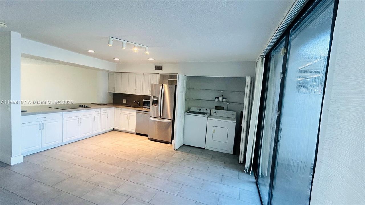 For Sale: $450,000 (2 beds, 1 baths, 1482 Square Feet)