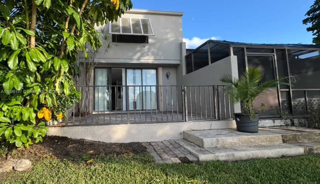 For Sale: $450,000 (2 beds, 1 baths, 1482 Square Feet)