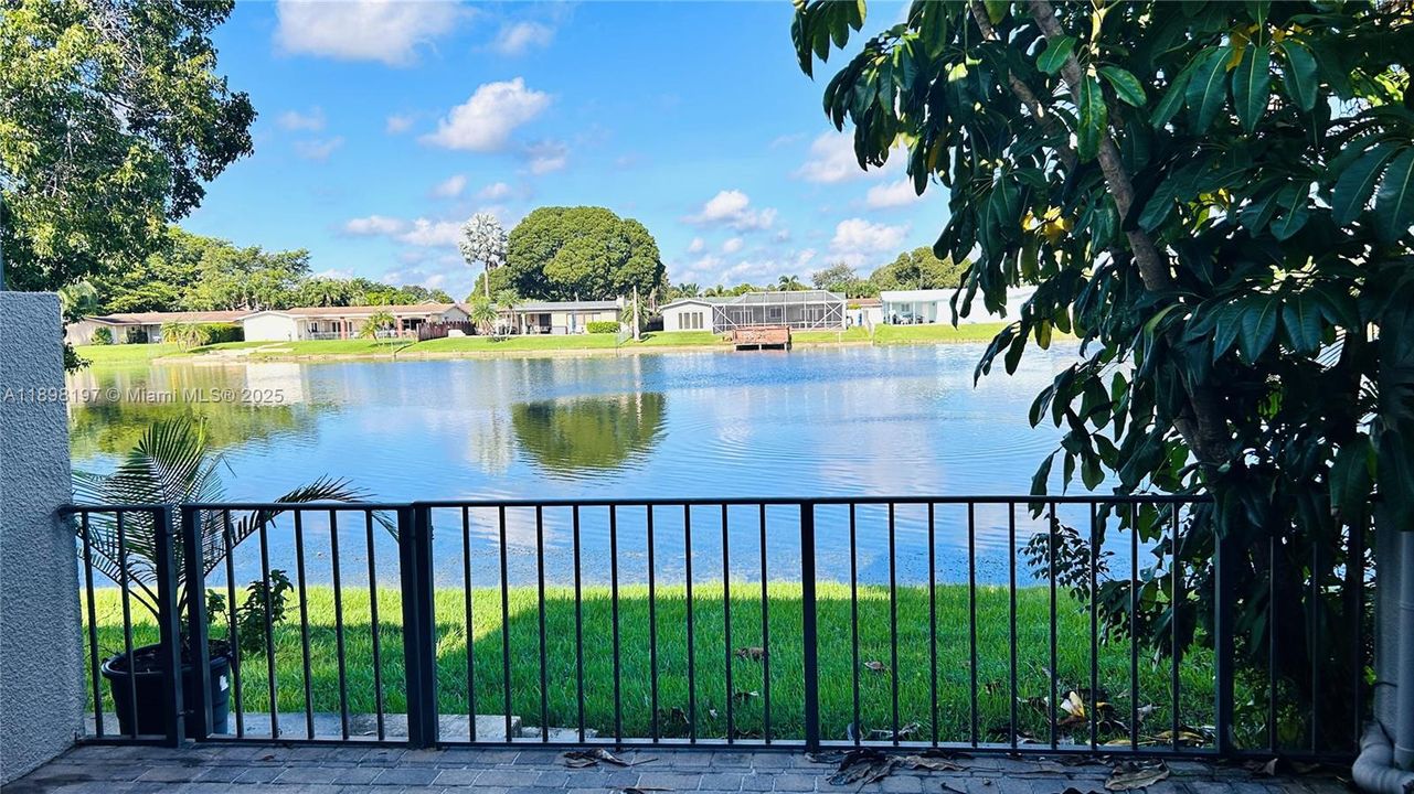 For Sale: $450,000 (2 beds, 1 baths, 1482 Square Feet)