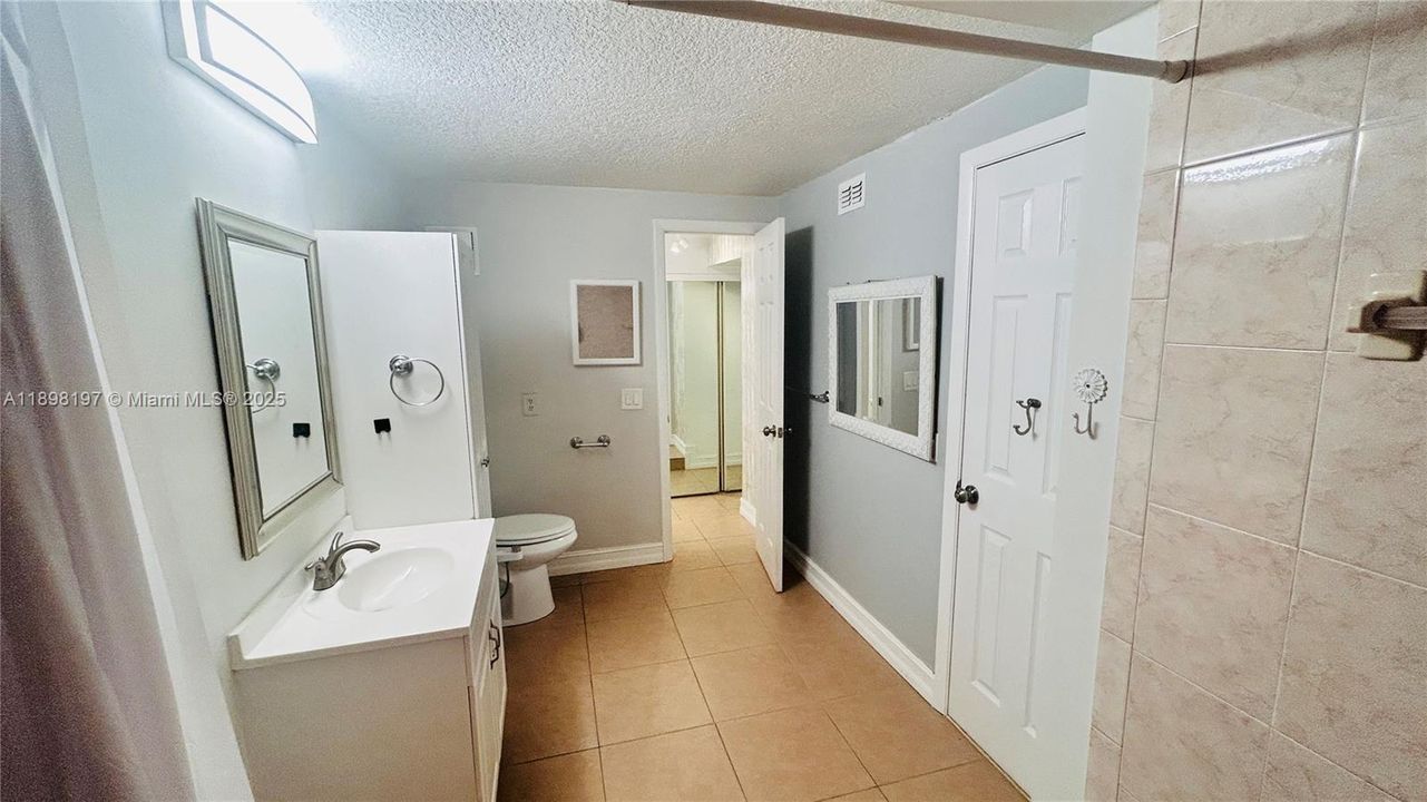 For Sale: $450,000 (2 beds, 1 baths, 1482 Square Feet)