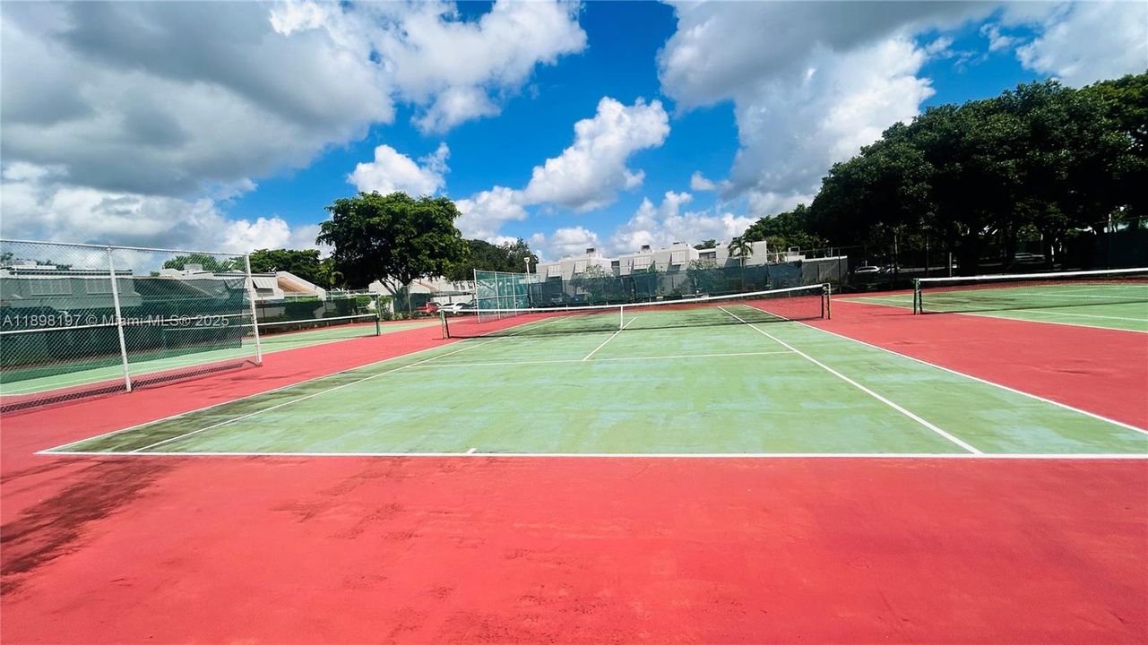 For Sale: $450,000 (2 beds, 1 baths, 1482 Square Feet)