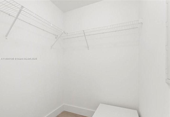 Active With Contract: $3,500 (1 beds, 1 baths, 737 Square Feet)