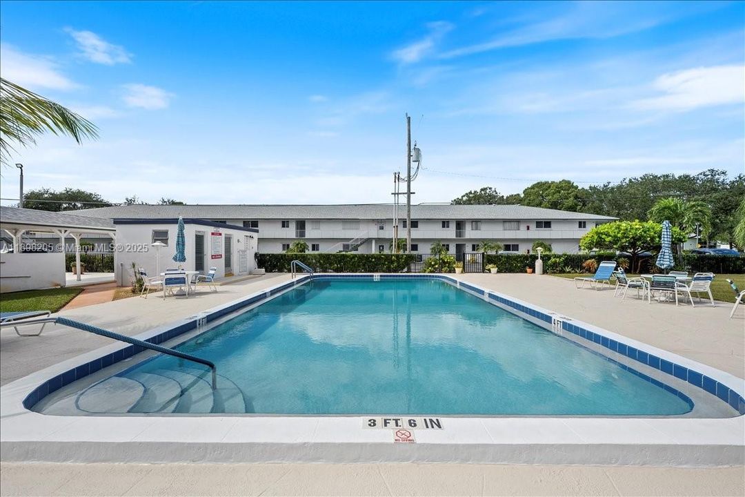 Recently Sold: $275,000 (2 beds, 2 baths, 1038 Square Feet)