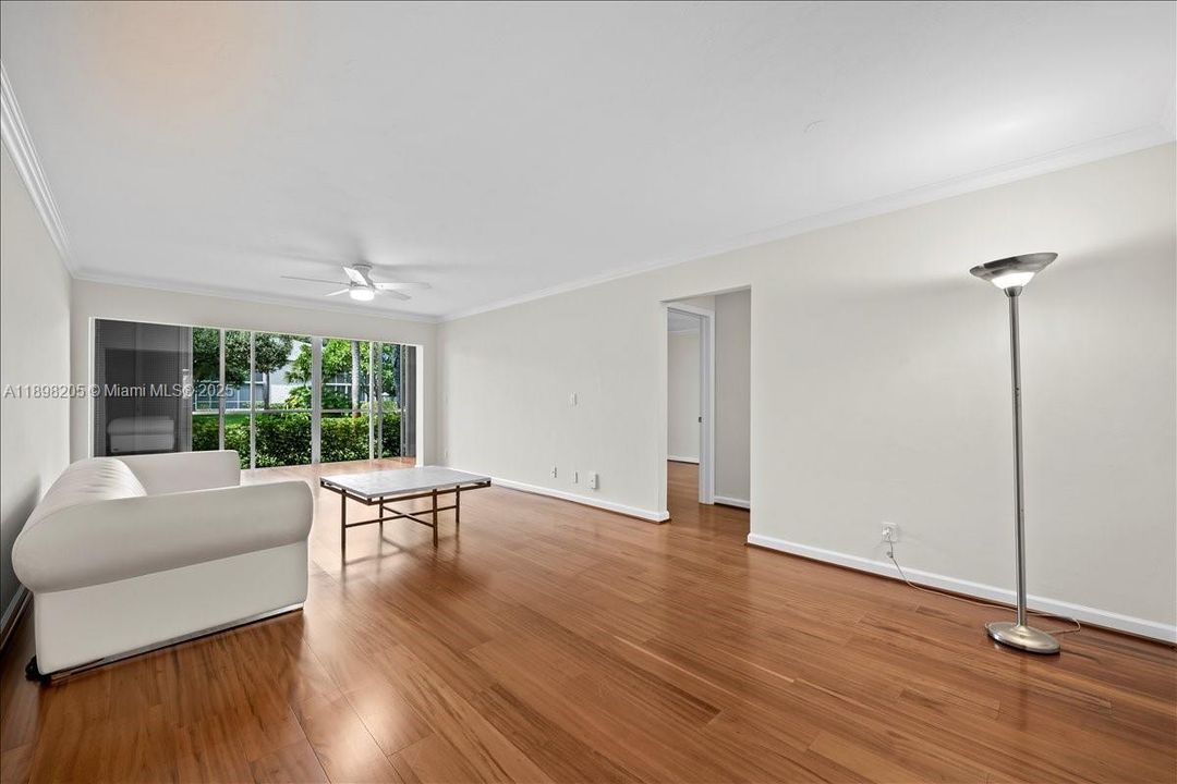 Recently Sold: $275,000 (2 beds, 2 baths, 1038 Square Feet)