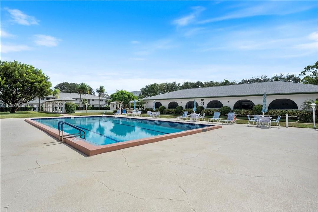 Recently Sold: $275,000 (2 beds, 2 baths, 1038 Square Feet)