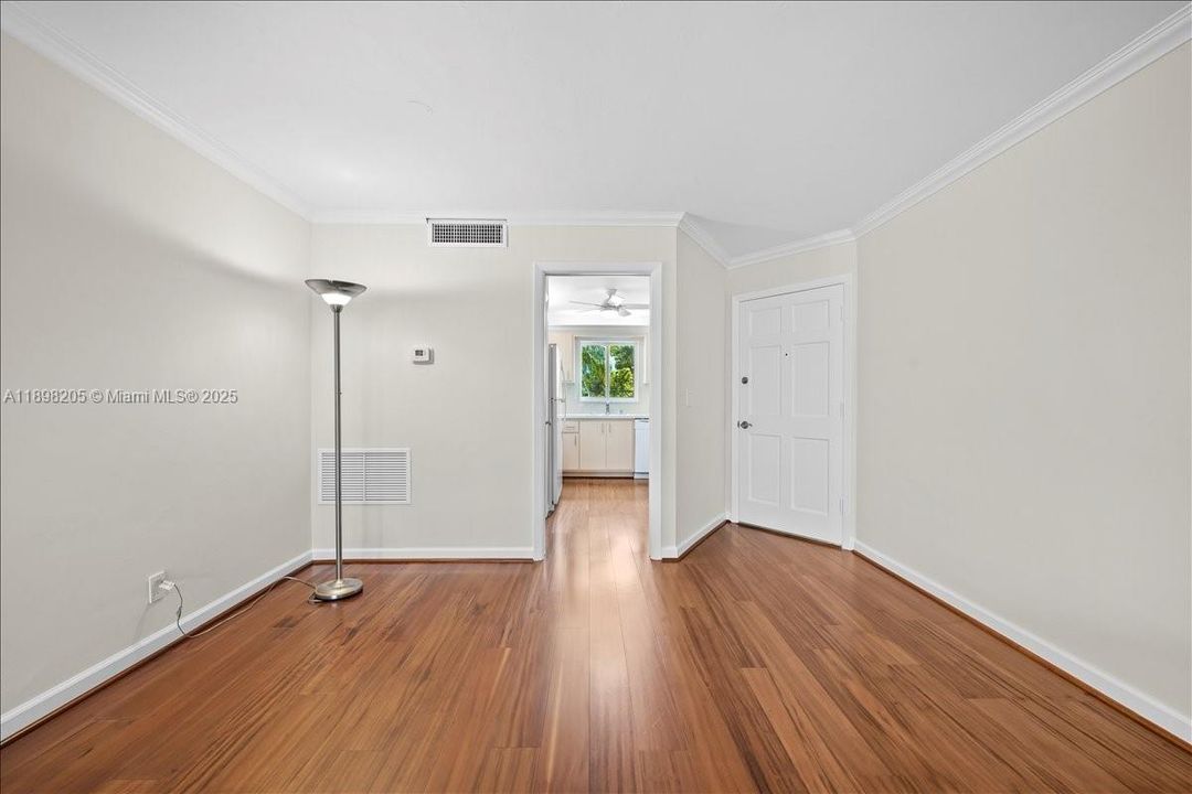 Recently Sold: $275,000 (2 beds, 2 baths, 1038 Square Feet)