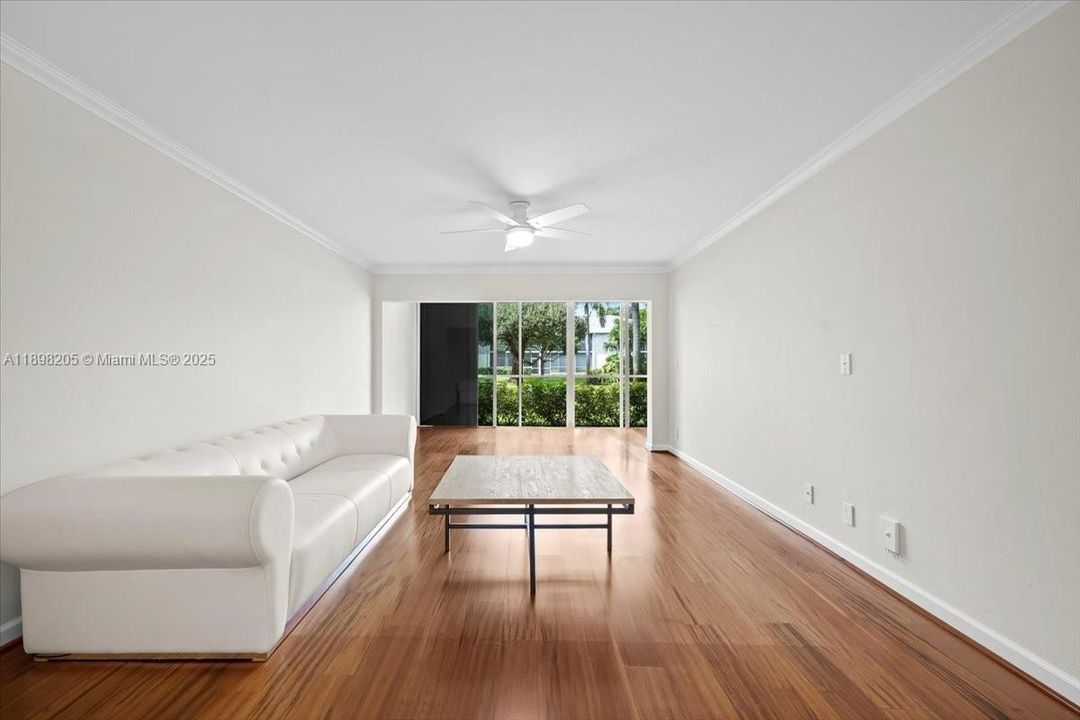 Recently Sold: $275,000 (2 beds, 2 baths, 1038 Square Feet)