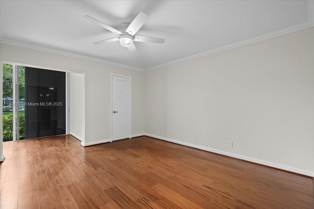 Recently Sold: $275,000 (2 beds, 2 baths, 1038 Square Feet)