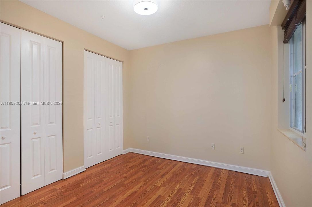 For Sale: $420,000 (2 beds, 2 baths, 1174 Square Feet)