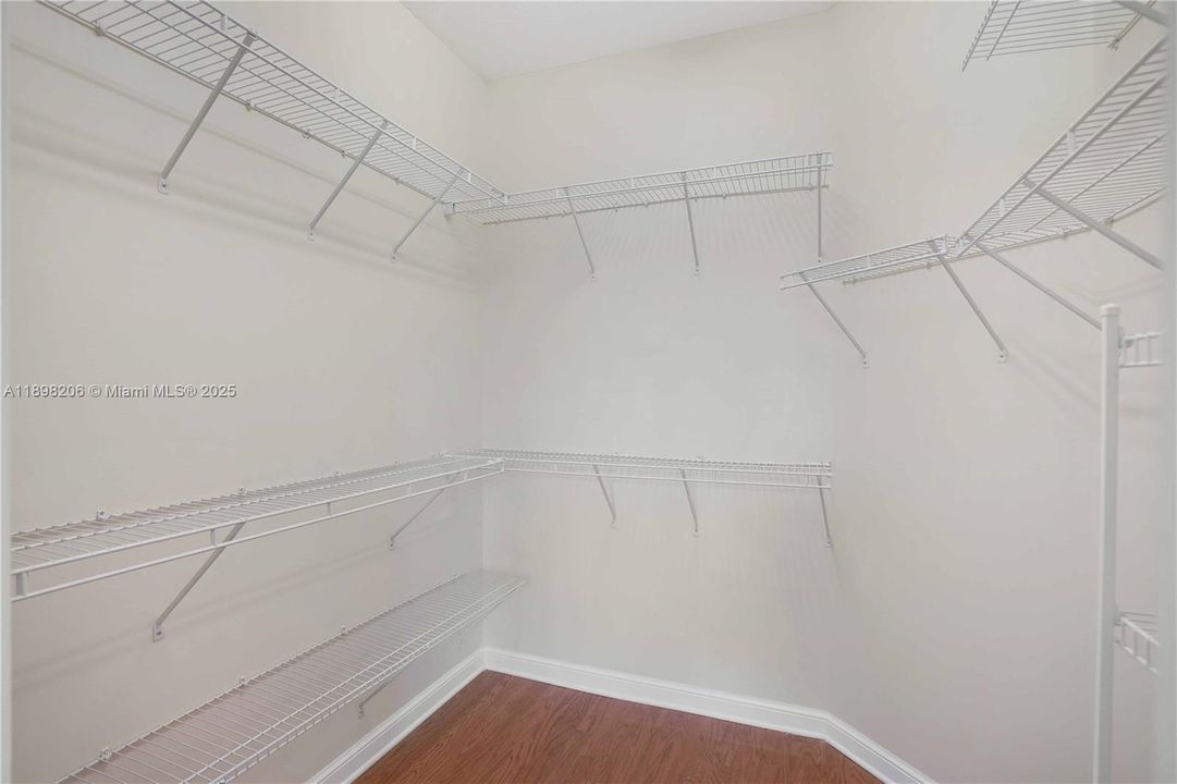 For Sale: $420,000 (2 beds, 2 baths, 1174 Square Feet)