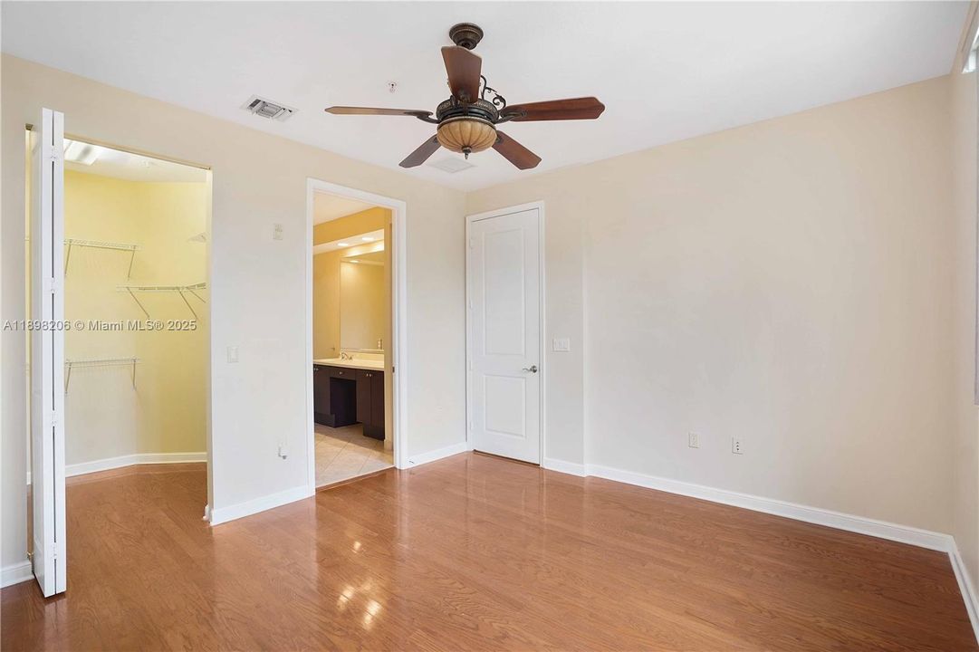 For Sale: $420,000 (2 beds, 2 baths, 1174 Square Feet)