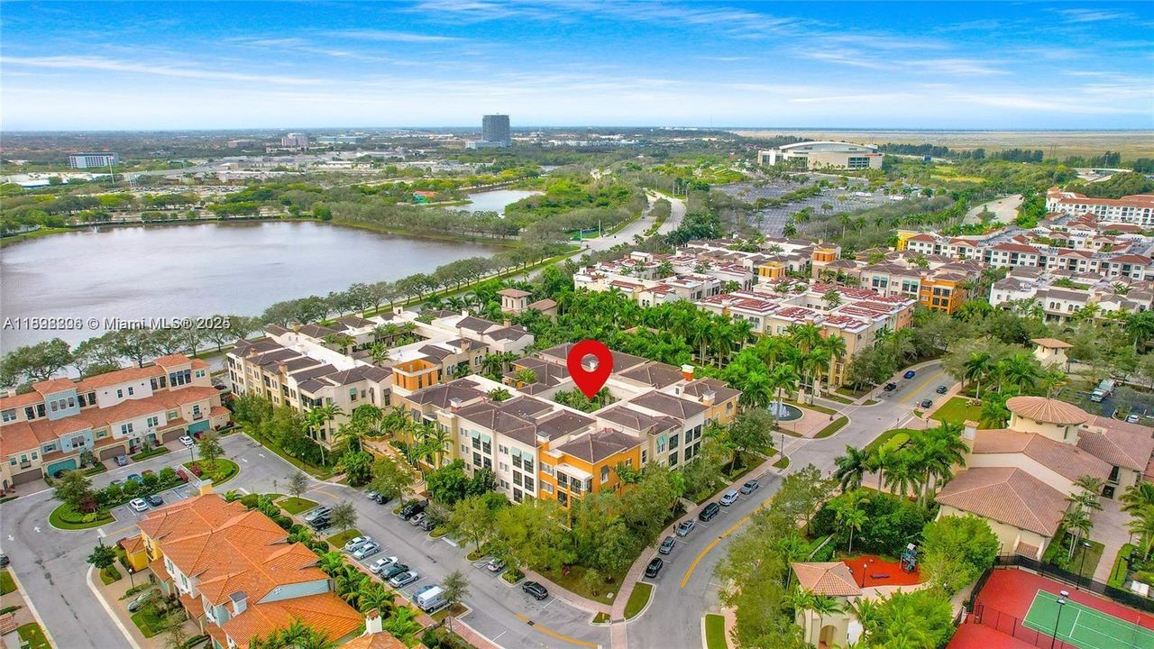 For Sale: $420,000 (2 beds, 2 baths, 1174 Square Feet)