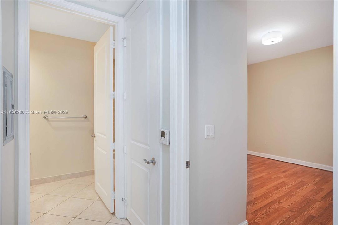 For Sale: $420,000 (2 beds, 2 baths, 1174 Square Feet)