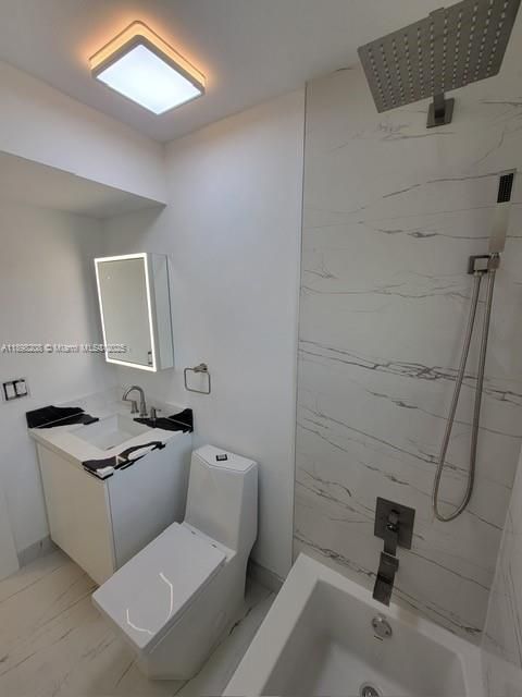 For Rent: $2,200 (2 beds, 2 baths, 754 Square Feet)