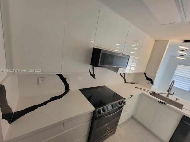 For Rent: $2,200 (2 beds, 2 baths, 754 Square Feet)