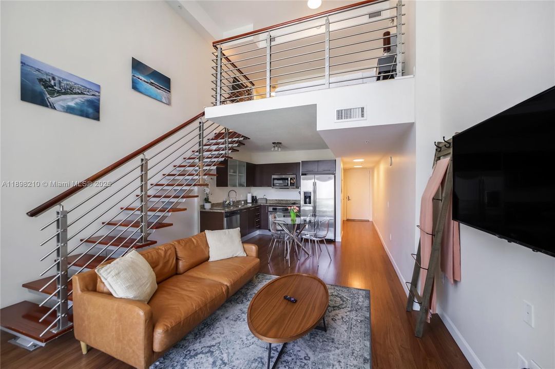 For Sale: $488,000 (1 beds, 1 baths, 952 Square Feet)