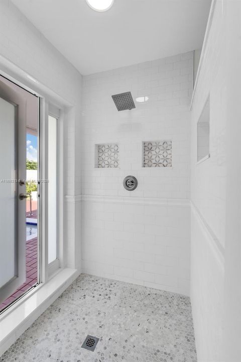 最近租的: $4,700 (3 贝兹, 2 浴室, 1936 平方英尺)