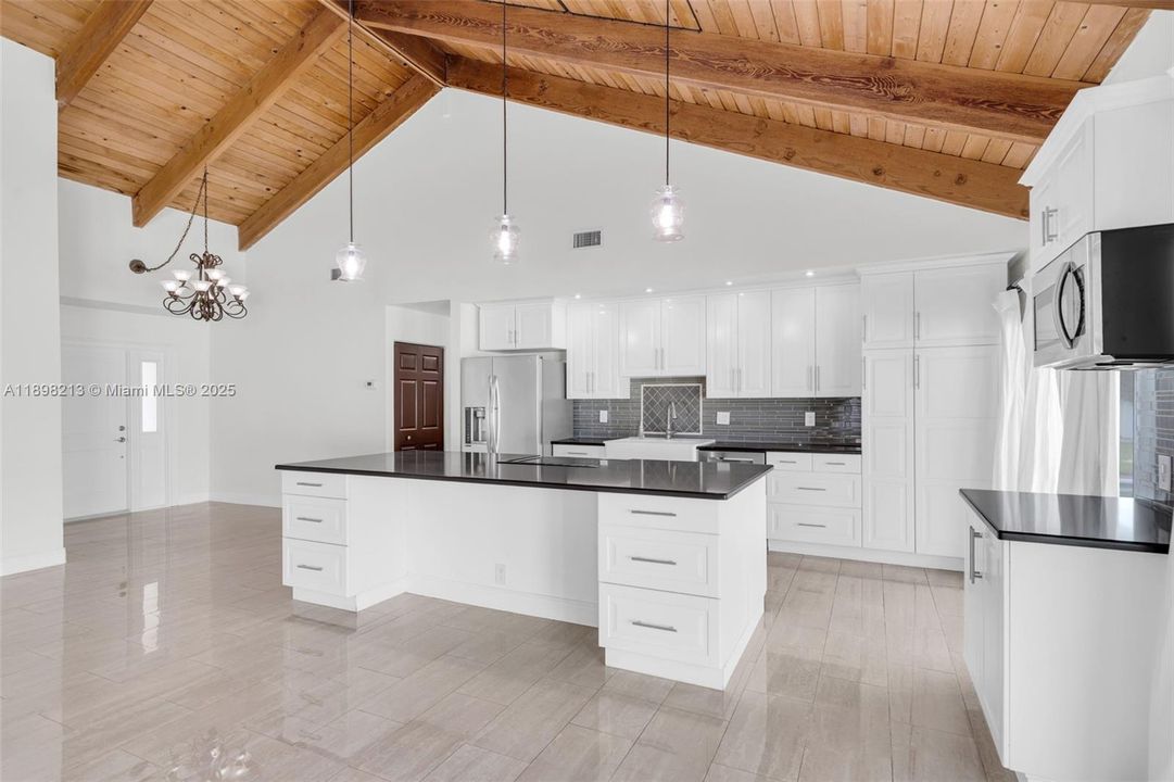 最近租的: $4,700 (3 贝兹, 2 浴室, 1936 平方英尺)