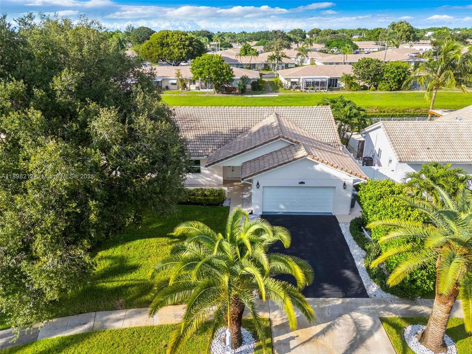 最近租的: $4,700 (3 贝兹, 2 浴室, 1936 平方英尺)