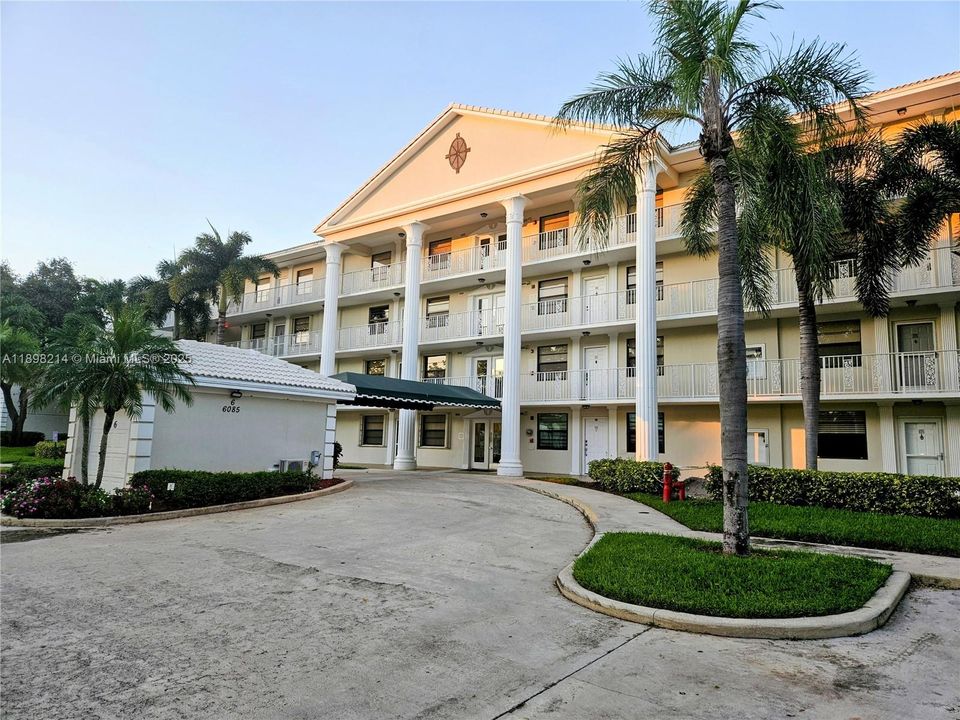 For Sale: $229,500 (2 beds, 2 baths, 1385 Square Feet)