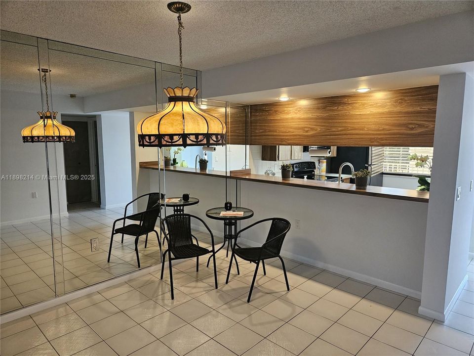 For Sale: $229,500 (2 beds, 2 baths, 1385 Square Feet)