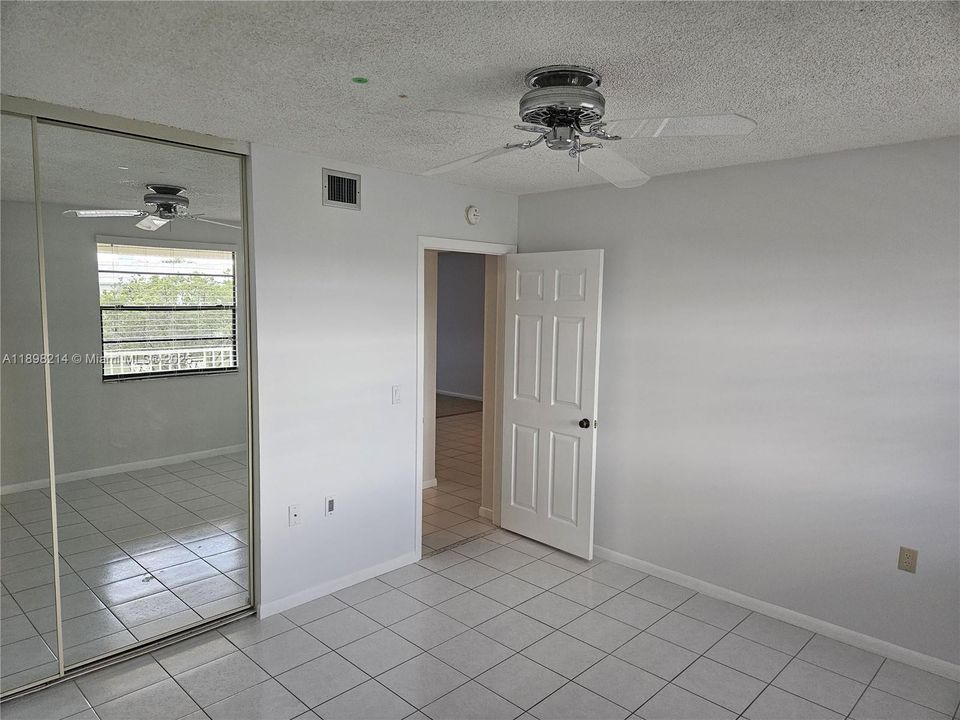 For Sale: $229,500 (2 beds, 2 baths, 1385 Square Feet)