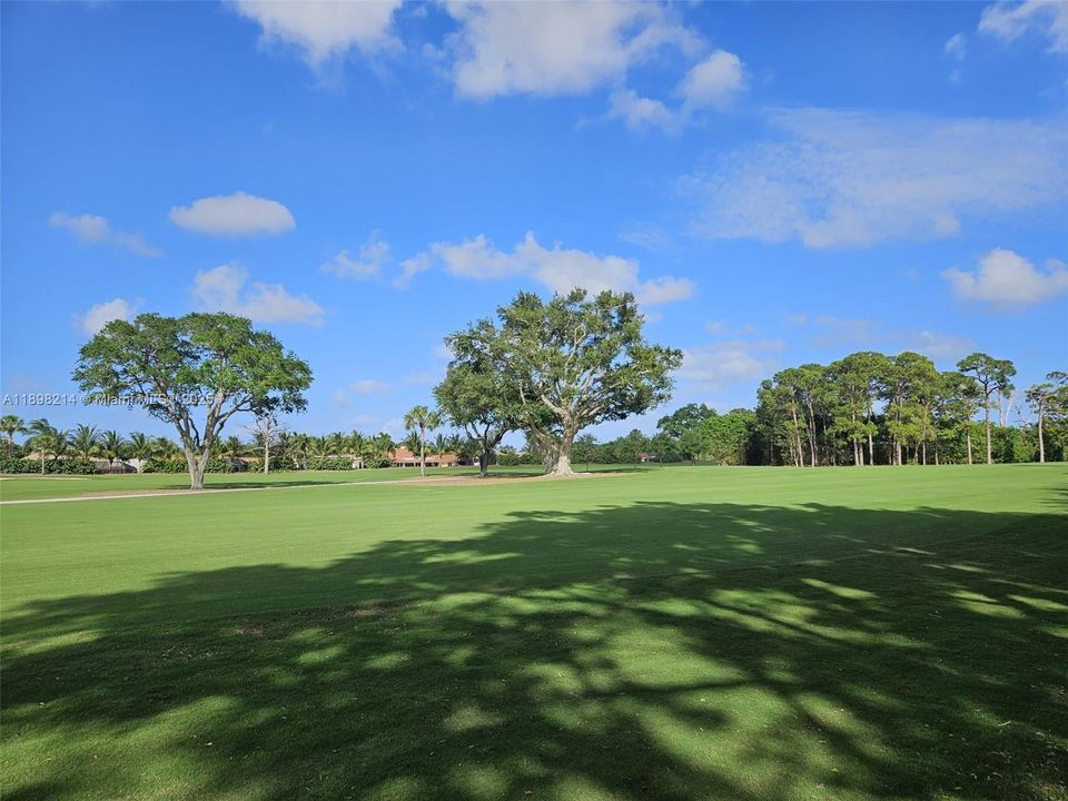 For Sale: $229,500 (2 beds, 2 baths, 1385 Square Feet)