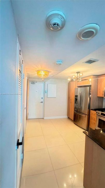 Под контрактом: $490,000 (0 спален, 1 ванн, 481 Квадратных фут)