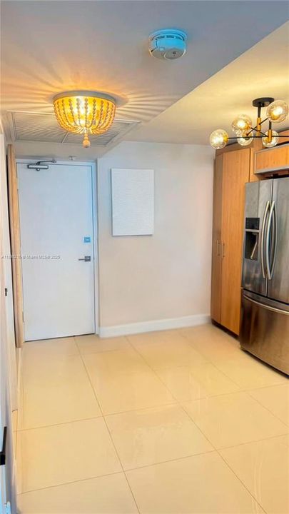 Под контрактом: $490,000 (0 спален, 1 ванн, 481 Квадратных фут)