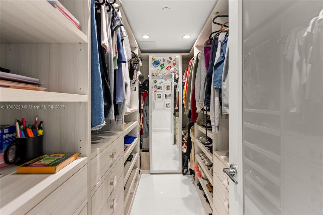 待售: $3,449,000 (4 贝兹, 4 浴室, 2565 平方英尺)