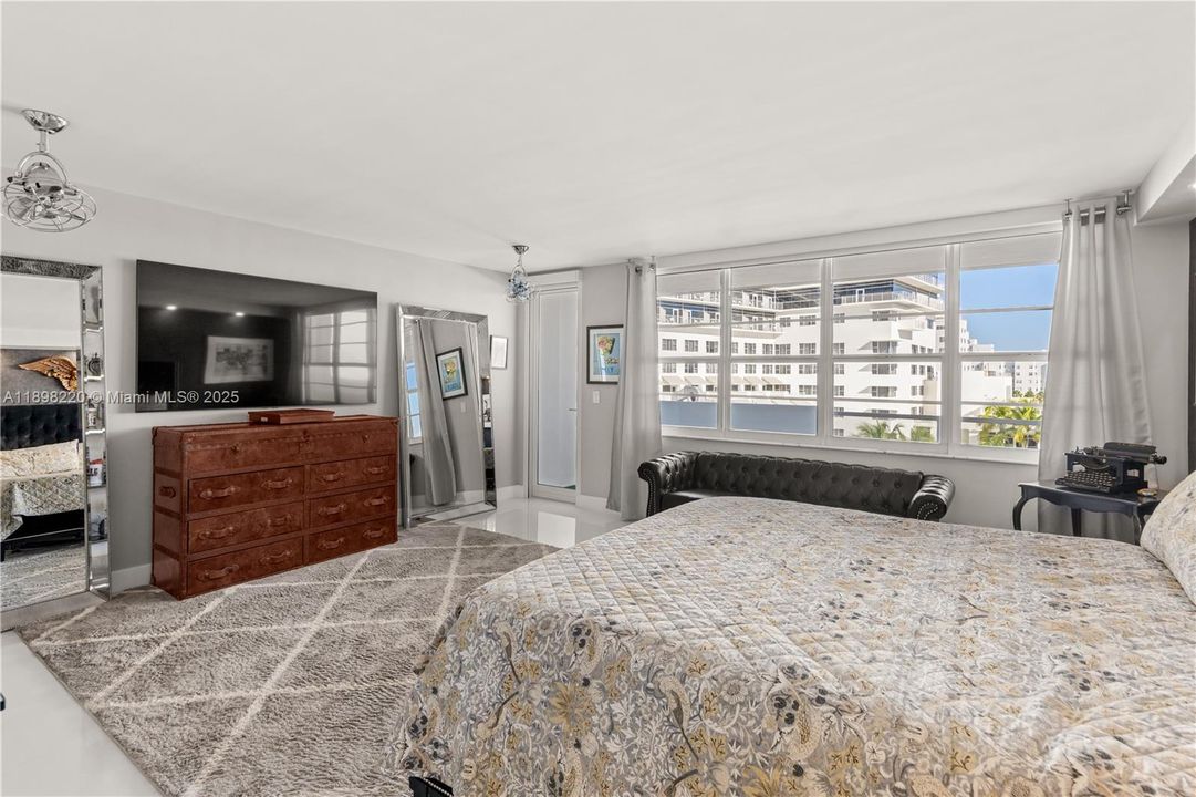 待售: $3,449,000 (4 贝兹, 4 浴室, 2565 平方英尺)