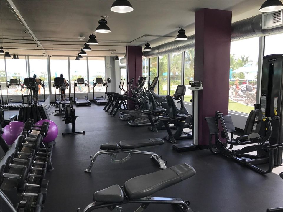 待售: $3,449,000 (4 贝兹, 4 浴室, 2565 平方英尺)