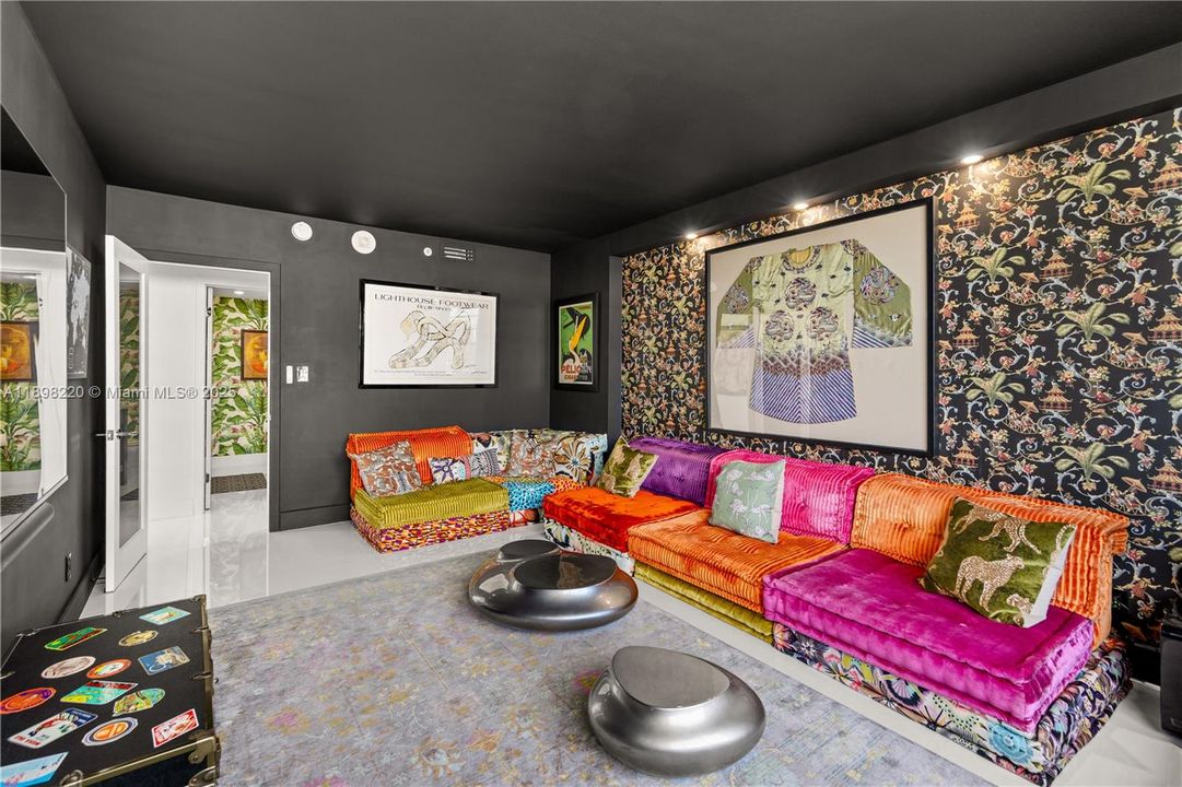 待售: $3,449,000 (4 贝兹, 4 浴室, 2565 平方英尺)