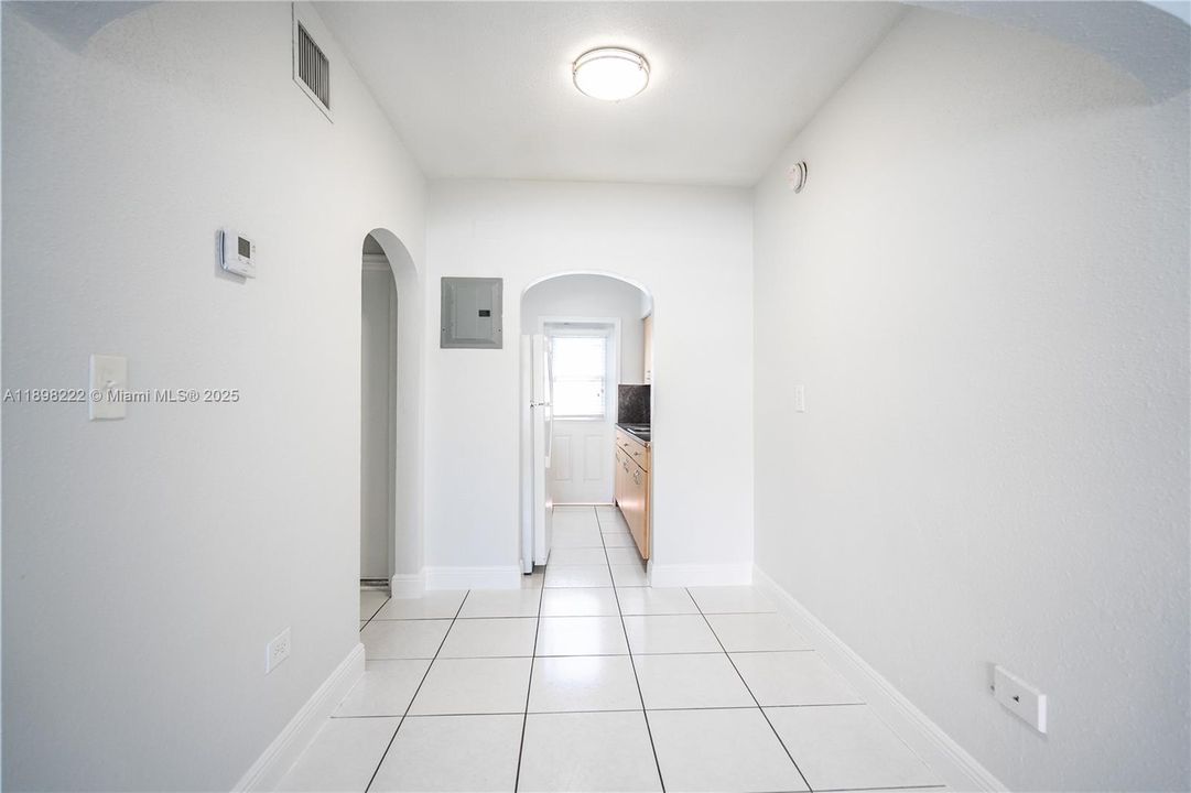 Recently Rented: $1,525 (0 beds, 1 baths, 650 Square Feet)