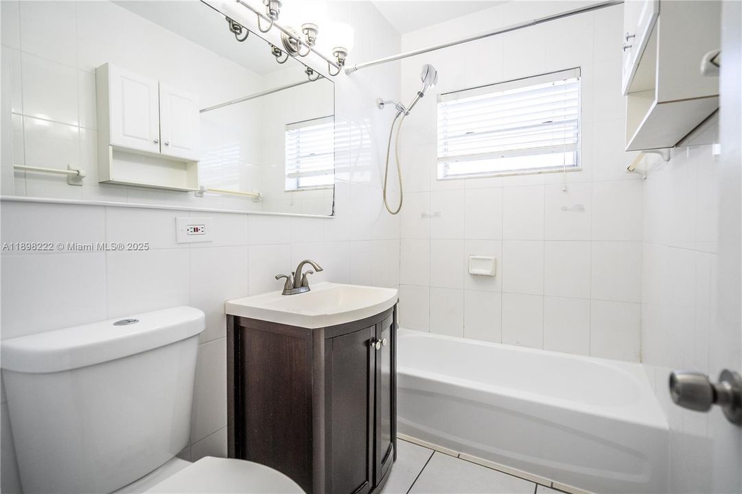 Recently Rented: $1,525 (0 beds, 1 baths, 650 Square Feet)