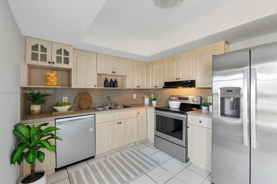 En Venta: $275,000 (4 camas, 3 baños, 2170 Pies cuadrados)