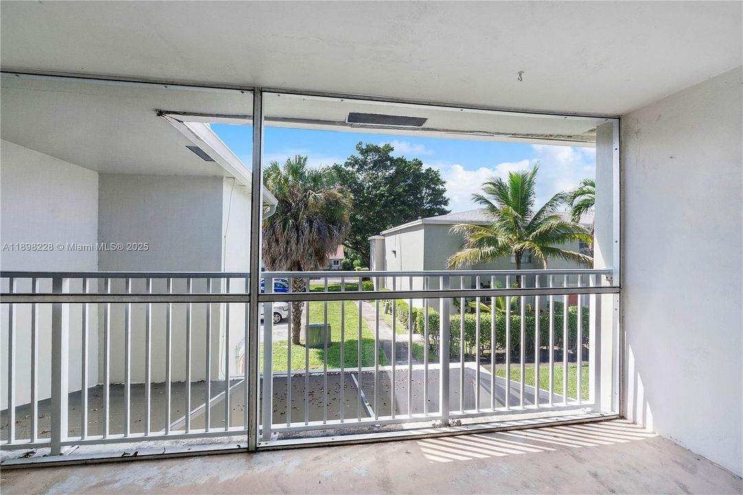 En Venta: $275,000 (4 camas, 3 baños, 2170 Pies cuadrados)